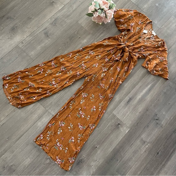 New Francesca's Amber Floral Button Down Wide Leg Tie Waist Jumpsuit - Picture 2 of 6